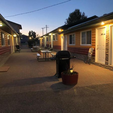 Alpine Motel Rocky Mountain House Bagian luar foto