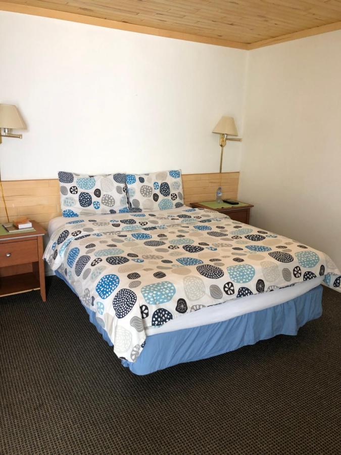 Alpine Motel Rocky Mountain House Bagian luar foto