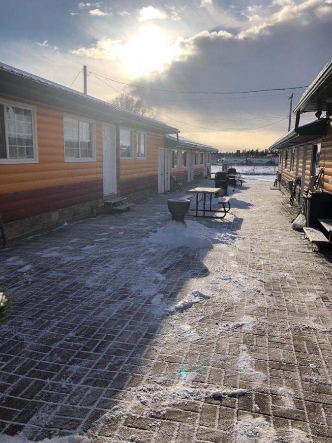 Alpine Motel Rocky Mountain House Bagian luar foto