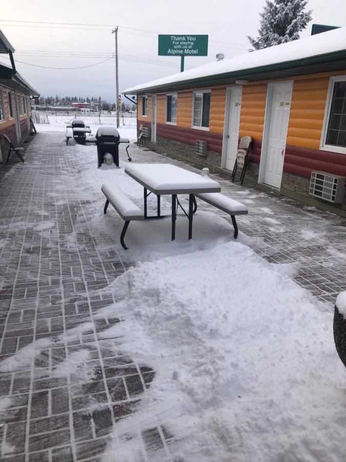 Alpine Motel Rocky Mountain House Bagian luar foto