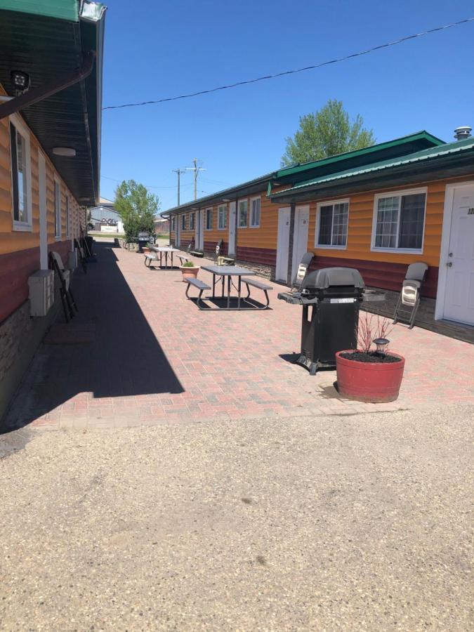 Alpine Motel Rocky Mountain House Bagian luar foto