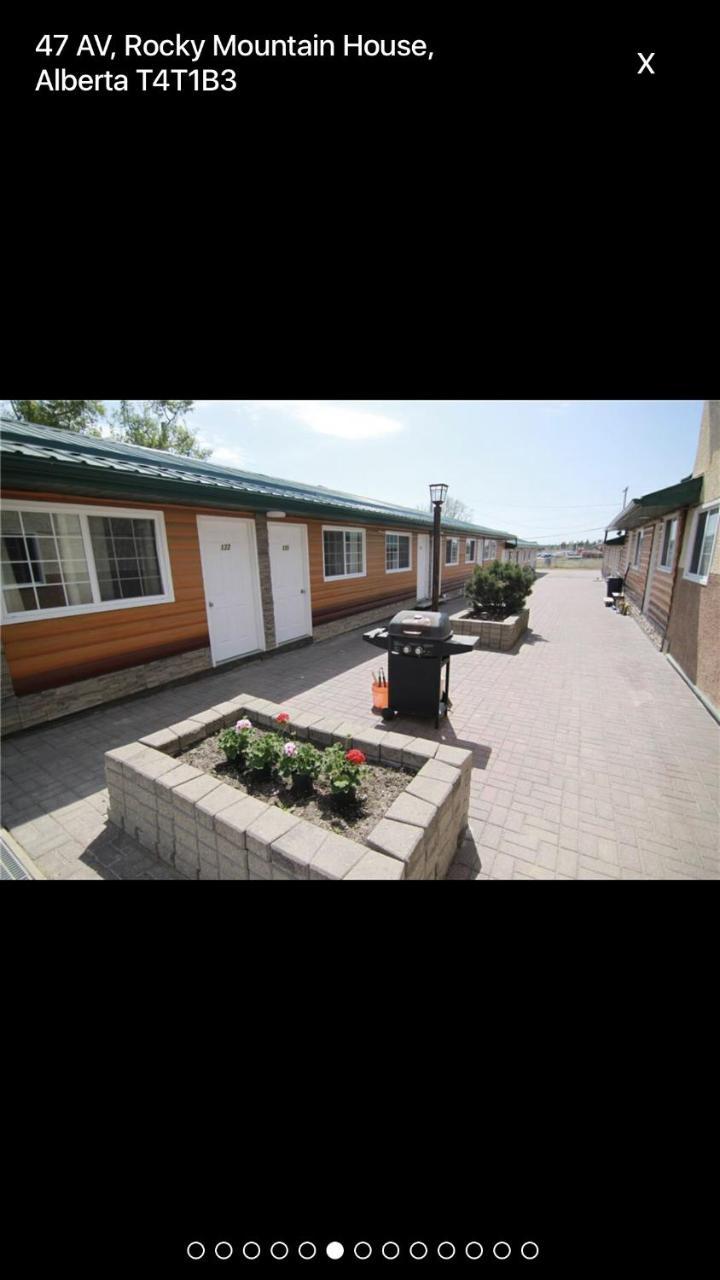 Alpine Motel Rocky Mountain House Bagian luar foto