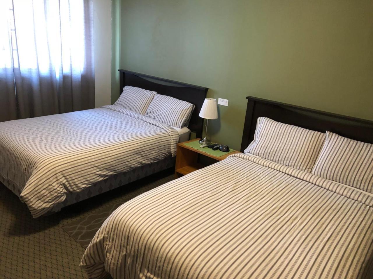 Alpine Motel Rocky Mountain House Bagian luar foto