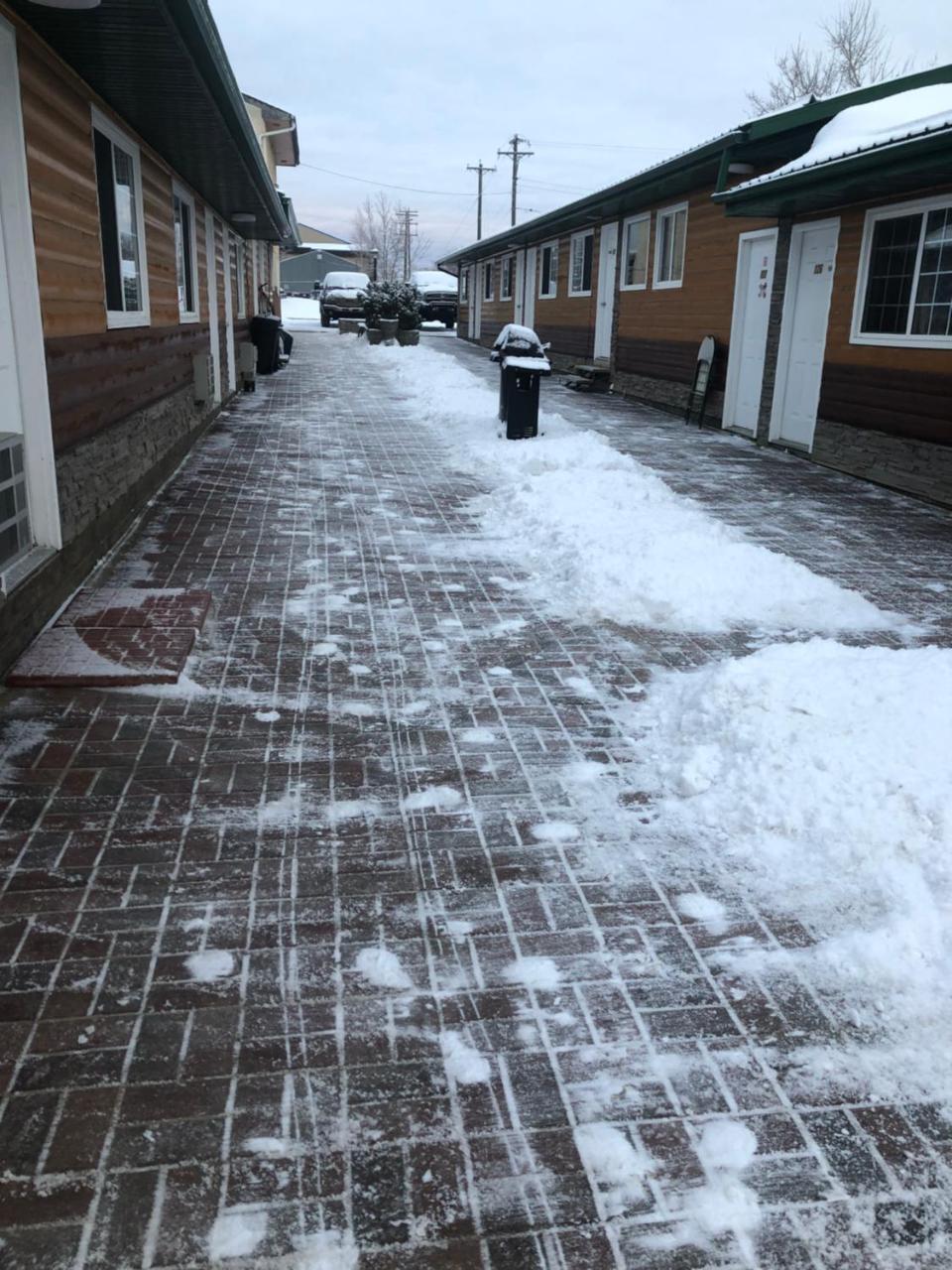Alpine Motel Rocky Mountain House Bagian luar foto