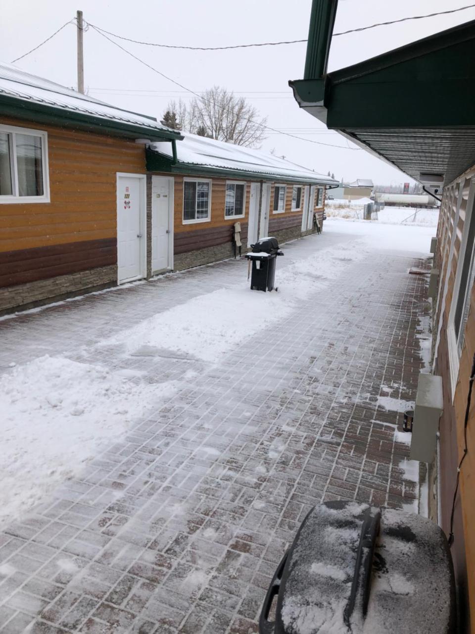 Alpine Motel Rocky Mountain House Bagian luar foto