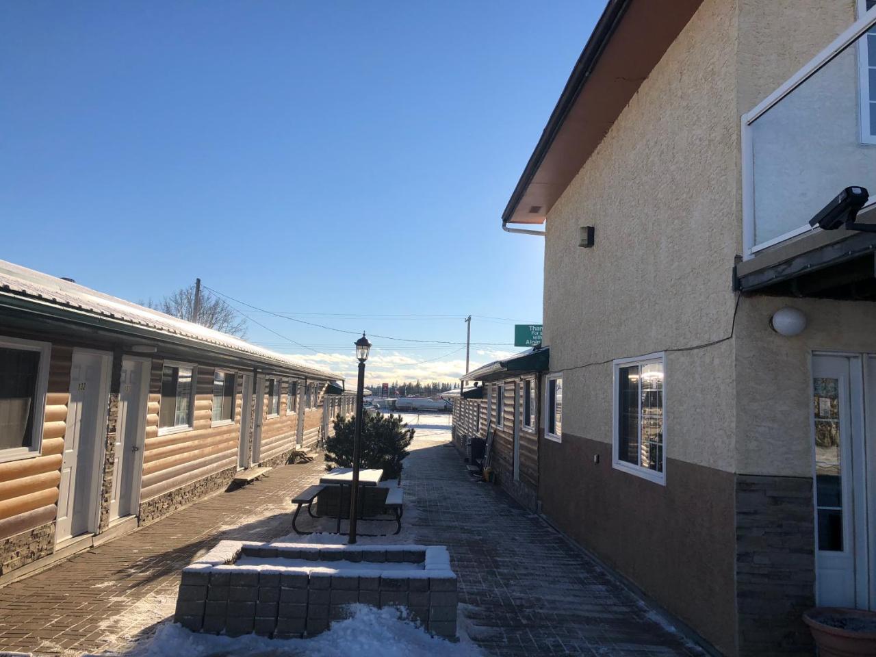 Alpine Motel Rocky Mountain House Bagian luar foto