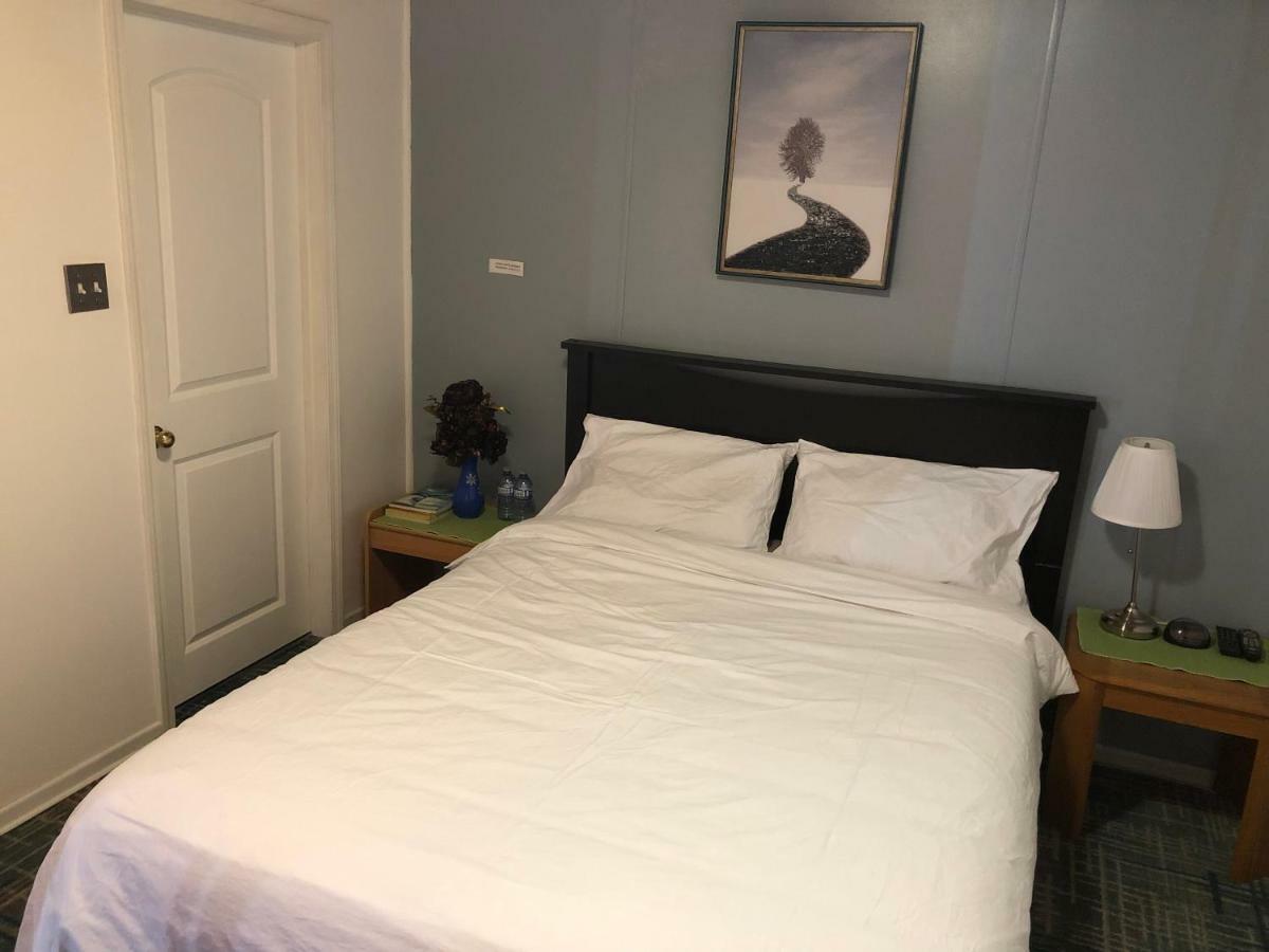 Alpine Motel Rocky Mountain House Bagian luar foto