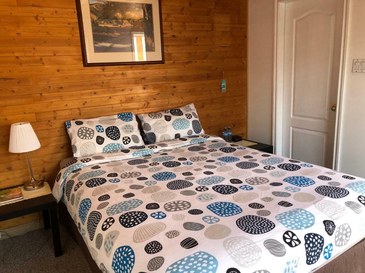 Alpine Motel Rocky Mountain House Bagian luar foto