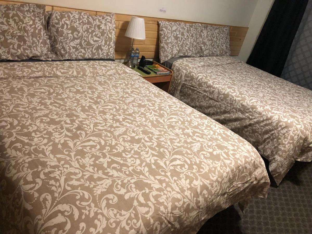 Alpine Motel Rocky Mountain House Bagian luar foto