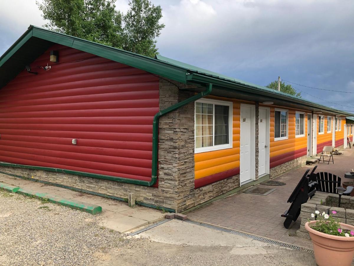 Alpine Motel Rocky Mountain House Bagian luar foto